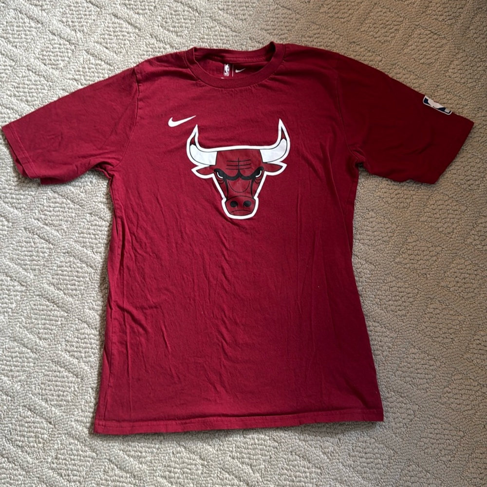 Nike Youth Chicago Bulls Essential Logo T-Shirt